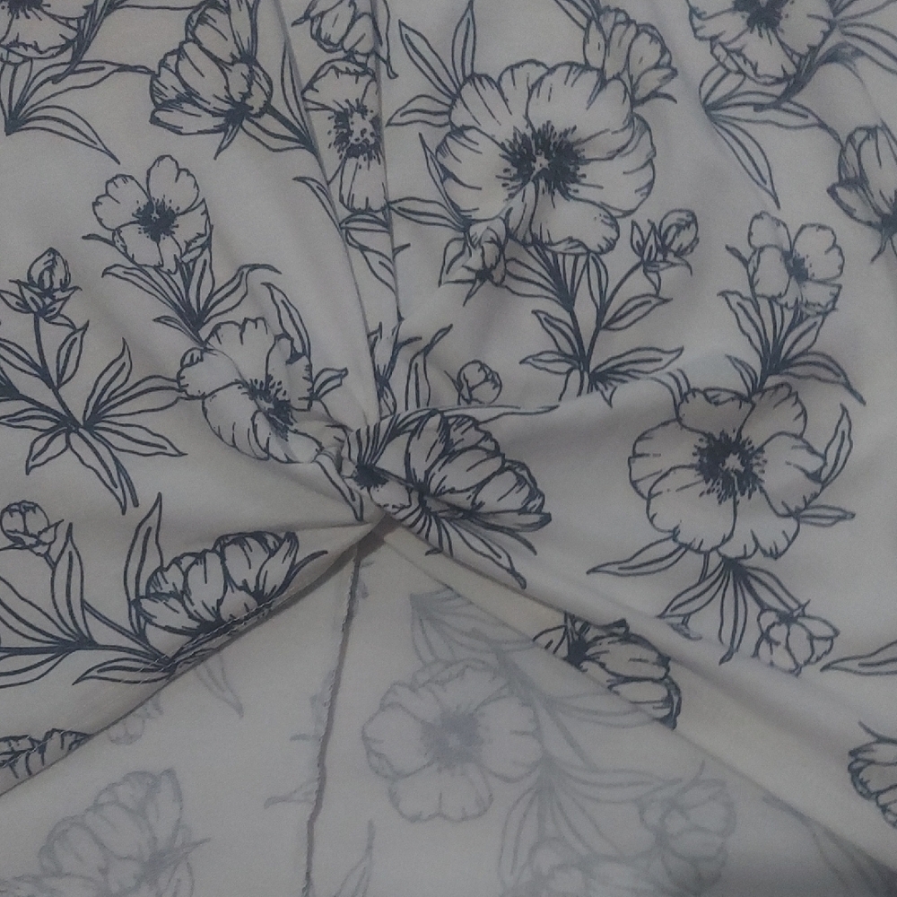 5/$10 Acting Pro White Floral Cold-Shoulder Blouse - Picture 5 of 15